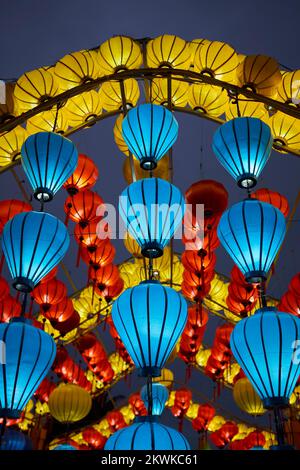 Laternen-Ausstellung am Abend in Hoi an Vietnam Stockfoto