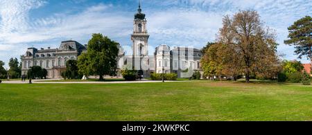 Das Festetics Palace ist ein barocker Palast in der Stadt Keszthely, Zala, Ungarn. Das Gebäude beherbergt jetzt das Helikon Palace Museum. Keszthely Stockfoto