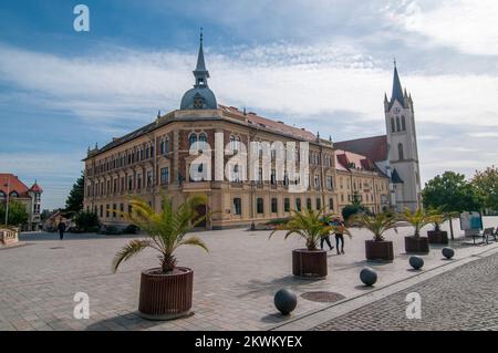 Hauptplatz, Keszthely, Plattensee, Ungarn, Keszthely ist eine ungarische Stadt mit 20.895 Einwohnern, die sich am Westufer des Plattensees in Ungarn befindet Stockfoto