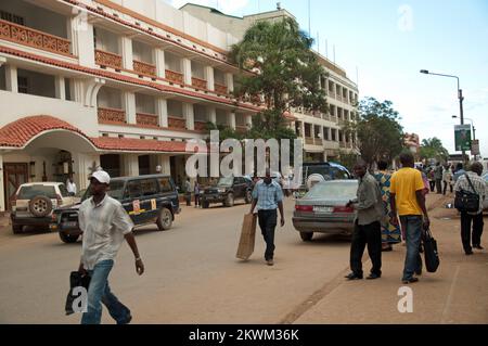 Straßenszene mit Park Hotel, Lubumbashi, Provinz Katanga, Demokratische Republik Kongo Stockfoto