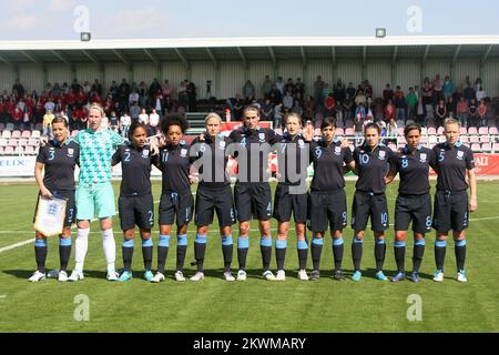 (Links-Rechts) Englands Rachel Unitt, Karen Bardsley, Alex Scott, Jessica Clarke, Stephanie Houghton, Jill Scott, Ellen White, Rachel Williams, Karen Carney, Fara Williams und Laura Bassett Stockfoto