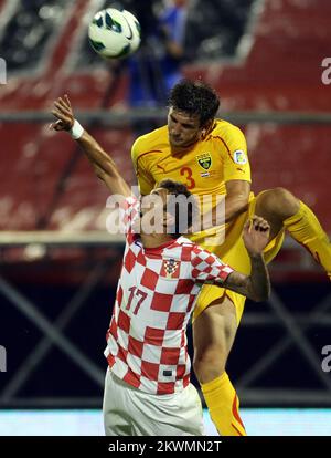 07.09.2012., Maksimir-Stadion, Zagreb, Kroatien - FIFA-Weltmeisterschaft Brasilien 2014, Qualifikatoren, Gruppe A, Runde 1, Kroatien - Mazedonien. Mario Mandzukic, Goran Popov. Foto: Slavko Midzor/PIXSELL Stockfoto