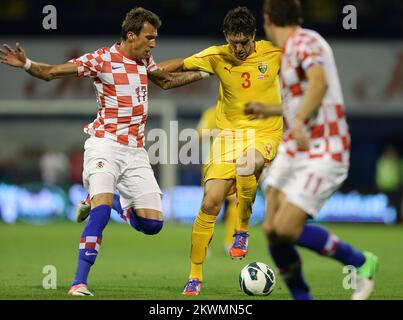 07.09.2012., Maksimir-Stadion, Zagreb, Kroatien - FIFA-Weltmeisterschaft Brasilien 2014, Qualifikatoren, Gruppe A, Runde 1, Kroatien - Mazedonien. Mario Mandzukic, Goran Popov. Foto: Igor Kralj/PIXSELL Stockfoto