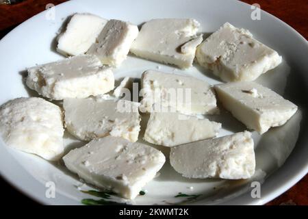 09.10.2012., srijemska Mitrovica, Serbien - der teuerste Käse ist der ...