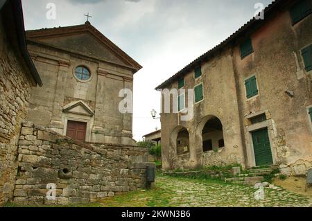 DATEIFOTO - Kroatien als 28.. EU-Mitgliedstaat Hum ist die kleinste Stadt der Welt. Foto: Tomislav Miletic/PIXSELL Stockfoto