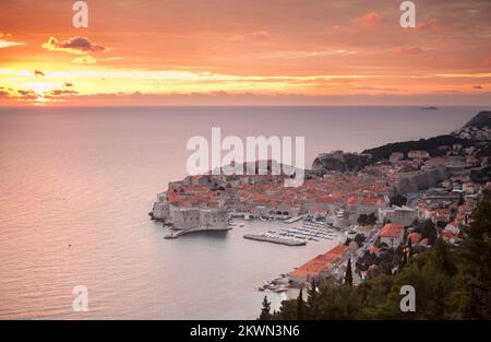 DATEIFOTO - Kroatien als 28.. EU-Mitgliedstaat Dubrovnik ist berühmt für seine Altstadt. Diese Stadt an der Adriaküste hat die meisten Touristenbesuche in Kroatien. Foto: Grgo Jelavic/PIXSELL Stockfoto