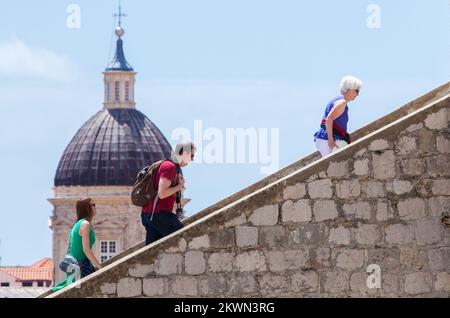 DATEIFOTO - Kroatien als 28.. EU-Mitgliedstaat Dubrovnik ist berühmt für seine Altstadt. Diese Stadt an der Adriaküste hat die meisten Touristenbesuche in Kroatien. Foto: Grgo Jelavic/PIXSELL Stockfoto