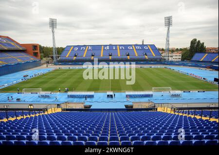 20/08/2013., Kroatien/Maksimir, Zagreb - Arbeiten zur Verschönerung des Stadions am Vorabend der vierten Qualifikationsrunde der Champions League, zwischen GNK Dinamo und FK Austria Wien. Foto: Daniel Kasap/PIXSELL Stockfoto