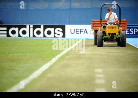 20/08/2013., Kroatien/Maksimir, Zagreb - Arbeiten zur Verschönerung des Stadions am Vorabend der vierten Qualifikationsrunde der Champions League, zwischen GNK Dinamo und FK Austria Wien. Foto: Daniel Kasap/PIXSELL Stockfoto