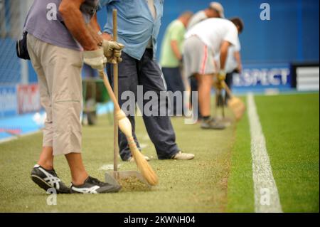 20/08/2013., Kroatien/Maksimir, Zagreb - Arbeiten zur Verschönerung des Stadions am Vorabend der vierten Qualifikationsrunde der Champions League, zwischen GNK Dinamo und FK Austria Wien. Foto: Daniel Kasap/PIXSELL Stockfoto