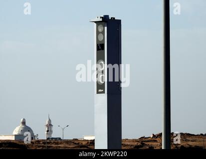 Kairo, Ägypten, November 26 2022: Eine Radarkamera für die Überwachung der Autobahnen zur Erkennung und Aufzeichnung der Fahrzeuge auf den Straßen und der Stockfoto