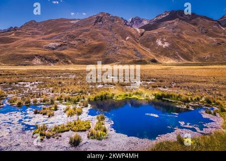 seenreflexion in Cordillera Blanca, schneebedeckte Anden, Ancash, Peru Stockfoto