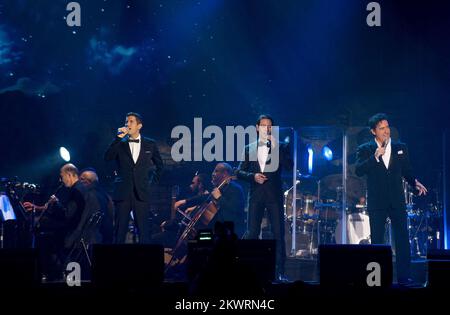 Sebastien Izambard, Urs Buhler, Carlos Marin von der Oper-Popmusik-Gruppe Il Divo, live auf der Bühne in Zagreb, Kroatien. Stockfoto