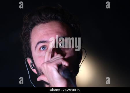 Tom Smith von der englischen Rockband Editors tritt in Zagreb, Kroatien, auf. Stockfoto