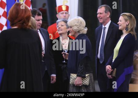 14.03.2016., Zagreb, Kroatien - britischer Kronprinz Charles und seine Frau Camilla, die Herzogin von Cornwall, besuchen Kroatien im Rahmen einer Regionalreise, die Serbien, Montenegro und den Kosovo umfasst. Ein formelles Abendessen im Präsidentenbüro mit 68 Gästen, darunter politische Führer, religiöse Würdenträger, Geschäftsleute und prominente Persönlichkeiten des öffentlichen Lebens. Stockfoto