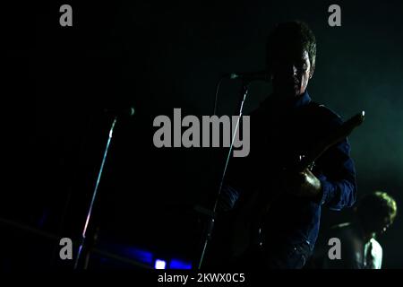 15.08.2016., Zagreb, Kroatien - Noel Gallaghers High Flying Birds gespielt in Culture Factory. Es war Gallaghers erstes Konzert in der Region. Stockfoto
