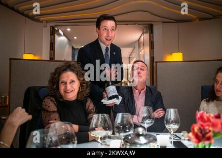 Weinauswahl im 2-Sterne-Michelin-Restaurant Steirereck in der Meierei im Stadtpark, 03. LandstraÃŸe, Wien, Österreich. Dieses Feinschmeckerrestaurant Stockfoto