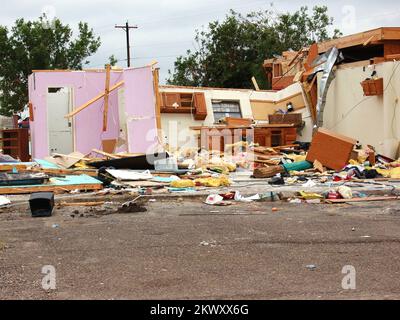 Severe Storms and Tornadoes, Eagle Pass, TX, 28. April 2007 - eines der über 200 Häuser, die am 24. April durch einen Tornado beschädigt oder zerstört wurden. Earl Armstrong/FEMA... Fotos zu Katastrophen- und Notfallmanagementprogrammen, Aktivitäten und Beamten Stockfoto