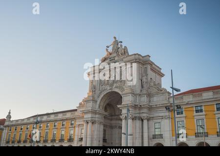Rua Augusta Arch in Praca do Comercio Plaza - Lissabon, Portugal Stockfoto