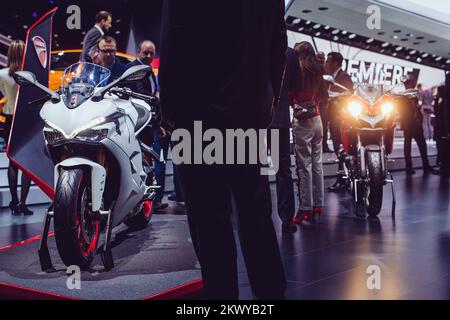 Italienischer Hersteller Ducati präsentiert am 7. März 2017 neue Motorräder auf der Automesse in Genf, Schweiz, CH. (Foto: Saso Domijan) Stockfoto