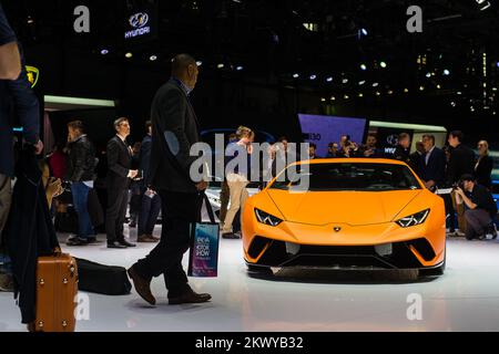 Lamborghini zeigt Aventador S auf der Automesse in Genf, Schweiz, CH, am 7. März 2017. (Foto: Saso Domijan) Stockfoto