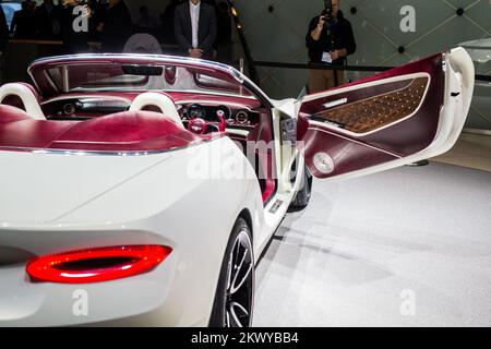 Bentley EXP 12-Gang 6e Konzeptfahrzeug auf der Automesse in Genf, Schweiz, CH, am 7. März 2017. (Foto: Saso Domijan) Stockfoto