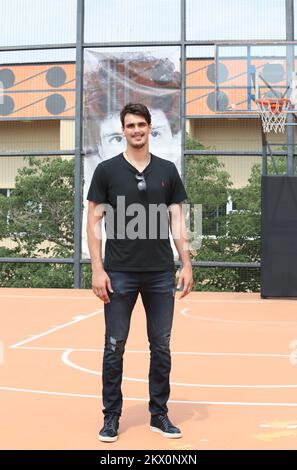 07.06.2017., Kroatien, Sibenik - Basketballspieler des NBA-Teams die Philadelphia 76ers Dario Saric gedenken dem 24.. Jahrestag des tragischen Todes von Drazen Petrovic. Foto: Dusko Jaramaz/PIXSELL Stockfoto