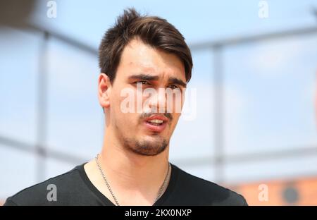 07.06.2017., Kroatien, Sibenik - Basketballspieler des NBA-Teams die Philadelphia 76ers Dario Saric gedenken dem 24.. Jahrestag des tragischen Todes von Drazen Petrovic. Foto: Dusko Jaramaz/PIXSELL Stockfoto