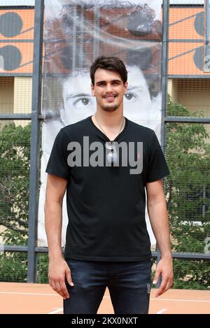 07.06.2017., Kroatien, Sibenik - Basketballspieler des NBA-Teams die Philadelphia 76ers Dario Saric gedenken dem 24.. Jahrestag des tragischen Todes von Drazen Petrovic. Foto: Dusko Jaramaz/PIXSELL Stockfoto