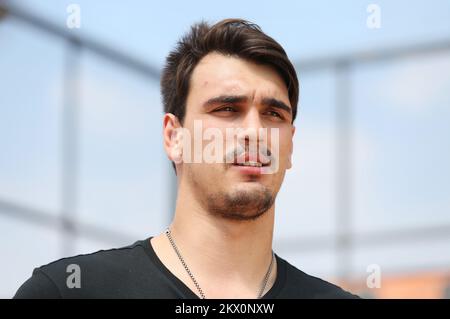 07.06.2017., Kroatien, Sibenik - Basketballspieler des NBA-Teams die Philadelphia 76ers Dario Saric gedenken dem 24.. Jahrestag des tragischen Todes von Drazen Petrovic. Foto: Dusko Jaramaz/PIXSELL Stockfoto