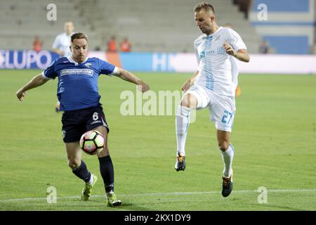 11.07.2017., Kroatien, Stadion HNK Rijeka, Rijeka - erstes Spiel der zweiten Qualifikationsrunde UEFA Champions League, HNK Rijeka - The New Saints F.C. Jon Routledge, Josip Misic. Foto: Nel Pavletic/PIXSELL Stockfoto