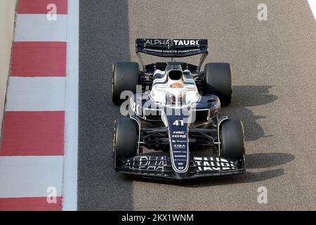 22. November 2022, Yas Marina Circuit, Abu Dhabi, Probefahrten der Formel 1 in Abu Dhabi 2022, auf dem Bild Nyck de Vries (NED), Scuderia AlphaTauri Stockfoto