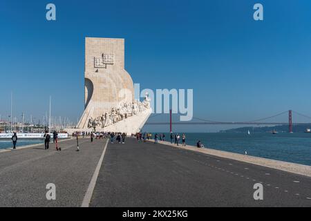 Denkmal der Entdeckungen (Padrao dos Descobrimentos) und Fluss Tejo (Rio Tejo) - Lissabon, Portugal Stockfoto