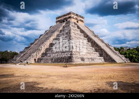 Chichen Itza, Mexiko. Tempel von Kukulcan, El Castillo maya Pyramide in Yucatan, Mittelamerika. Stockfoto