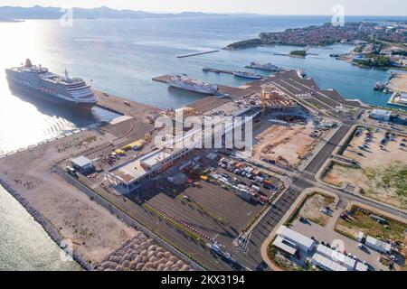 20.10.2017., Kroatien, Zadar - die Bauarbeiten für ein neues Passagierterminal befinden sich im Hafen von Gazenica. Obwohl sie bis Ende des Jahres abgeschlossen sein sollten, wurde die Fertigstellung der Arbeiten auf Ende Januar verschoben. Foto: Dino Stanin/PIXSELL Stockfoto