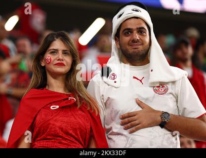 AR Rayyan, Katar, 30.. November 2022. Tunesische Fans während des Spiels der FIFA-Weltmeisterschaft 2022 im Education City Stadium, Ar Rayyan. Der Bildausdruck sollte lauten: David Klein / Sportimage Credit: Sportimage/Alamy Live News Stockfoto