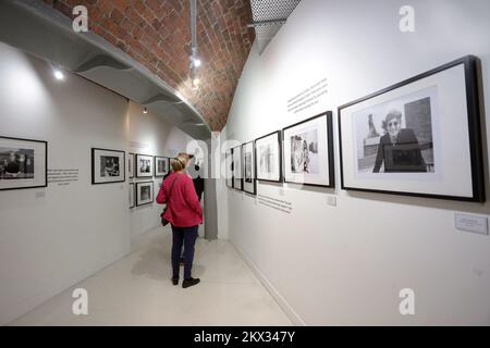 13.10.2017., Liverpool, England - The Beatles Story ist eine preisgekrönte Besucherattraktion und die weltweit größte Dauerausstellung, die sich ausschließlich dem Leben und der Zeit der Beatles widmet. Die Beatles Story befindet sich in Liverpools Heimatstadt der Fab Four, England, an der atemberaubenden UNESCO-Weltkulturerbestätte am Albert Dock und führt Besucher auf eine stimmungsvolle Reise durch das Leben, die Zeit, die Kultur und die Musik der Beatles. Nachbildungen des Casbah Clubs, des Cavern Clubs und der Abbey Road Studios zeigen authentische Bilder der frühen 60s Jahre und ermöglichen es Ihnen, die Orte, die geholfen haben, persönlich zu erleben Stockfoto