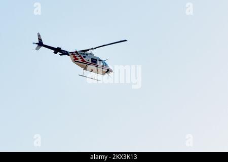 01.12.2017., Sibenik, Kroatien - der Hubschrauber Bell 206 im Besitz der kroatischen Luftwaffe und Luftwaffe. Foto: Hrvoje Jelavic/PIXSELL Stockfoto