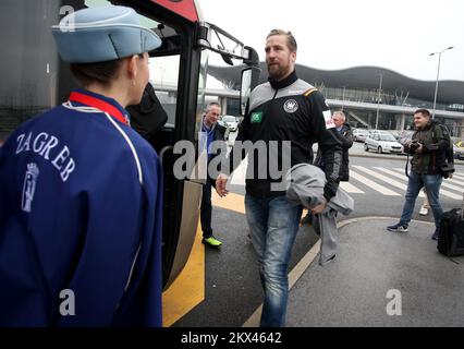 11.01.2018., Kroatien, Zagreb, Flughafen Franjo Tudjman - Ankunft des deutschen Handballteams bei der Handballmeisterschaft 2018 in Kroatien. Die deutsche Nationalmannschaft ist in Gruppe C in Zagreb und spielt gegen Mazedonien, Montenegro und Slowenien.Teamleiter der deutschen Handball-Nationalmannschaft Oliver Roggisch Photo: Igor Kralj/PIXSELL Stockfoto