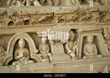 Jaulian Kloster, Taxila, Punjab, Pakistan. Taxila ist eine alte archäologische Stätte, die von der UNESCO anerkannt wurde. Buddhistische Schnitzereien im Jaulian Kloster. Stockfoto