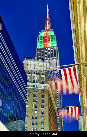 New York. Manhattan. Vereinigte Staaten. Das Empire State Building in der Abenddämmerung Stockfoto
