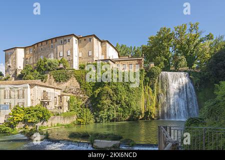 Isola del Liri (Italia) - Una piccola città medievale in Provincia di Frosinone, regione Lazio, Famosa per delle cascate nel Centro storico, 6 Stockfoto