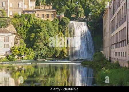 Isola del Liri (Italia) - Una piccola città medievale in Provincia di Frosinone, regione Lazio, Famosa per delle cascate nel Centro storico, 11 Stockfoto