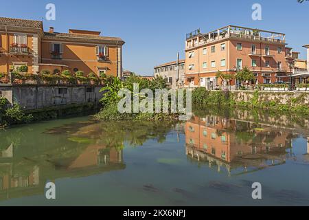 Isola del Liri (Italia) - Una piccola città medievale in Provincia di Frosinone, regione Lazio, Famosa per delle cascate nel Centro storico, 12 Stockfoto