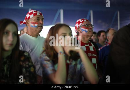 26.06.2018., Zagreb, Kroatien - zweite Nacht des INmusic Festivals .Kroatische Fans sehen das Spiel zwischen Kroatien - Island Foto: Matija Habljak/PIXSELL Stockfoto