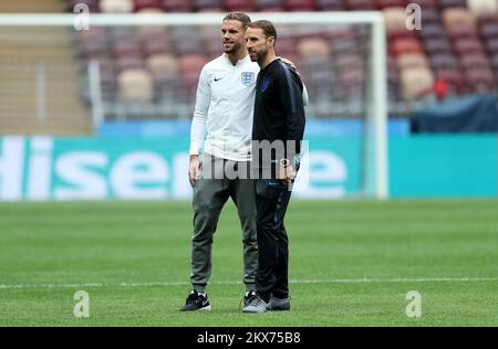 10.07.2018., Moskau, Russland - England Manager Gareth Southgate und England Jordan Henderson während des Rundgangs im Luzhniki Stadium. Morgen trifft Kroatien England im Halbfinale der FIFA-Weltmeisterschaft 2018. Foto: Igor Kralj/PIXSELL Stockfoto