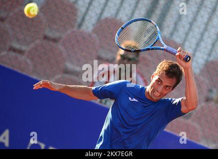 18.07.2018. , Umag, Kroatien - Albert Ramos Vinolas aus Spanien tritt in der zweiten Runde des 2018 ATP Plava laguna Croatia Open Umag Tennis tournamet in Umag, Kroatien, am 18. Juli 2018 gegen Dusan Lajovic aus Serbien an. Foto: Marko Prpic/PIXSELL Stockfoto