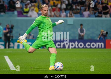 Al-Wakrah, Katar. 30.. November 2022. Kasper Schmeichel von Dänemark beim FIFA-Weltmeisterschaftsspiel Katar 2022 Gruppe D zwischen Australien und Dänemark im Al Janoub Stadium in Al Wakrah, Katar, am 30. November 2022 (Foto: Andrew Surma/Credit: SIPA USA/Alamy Live News Stockfoto