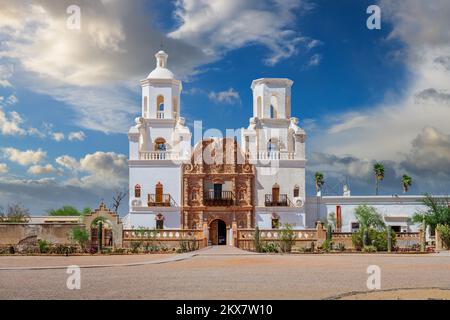 Tucson, Arizona, USA bei der historischen Mission San Xavier del Bac. Stockfoto