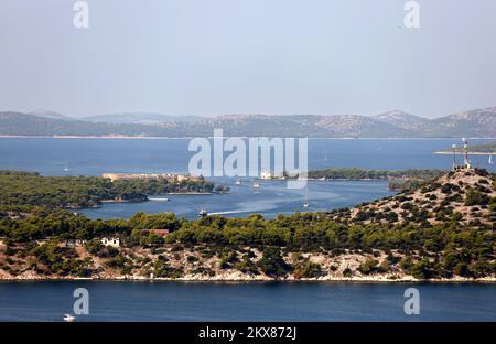 29.08.2018., Sibenik, Kroatien - Sibenik ist eine historische Stadt in Kroatien, die sich im Zentrum von Dalmatien befindet, wo der Fluss Krka in die Adria fließt. Sibenik ist ein Touristenzentrum im Bezirk Sibenik-Knin und auch die drittgrößte Stadt in der historischen Region Dalmatien. Es ist die älteste einheimische kroatische Stadt am Ufer des Meeres. Foto: Dusko Jaramaz/PIXSELL Stockfoto